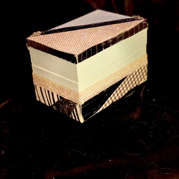 Zebra patches decor box - Picture 2 of 4